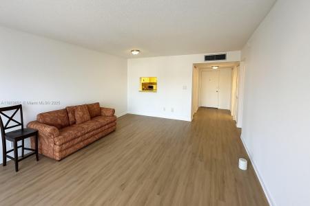 410 SE 2nd St 215, Hallandale Beach, Florida 33009, USA