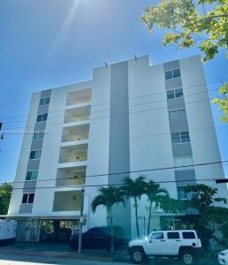 8001 Crespi Blvd 6D, Miami Beach, Florida 33141, USA