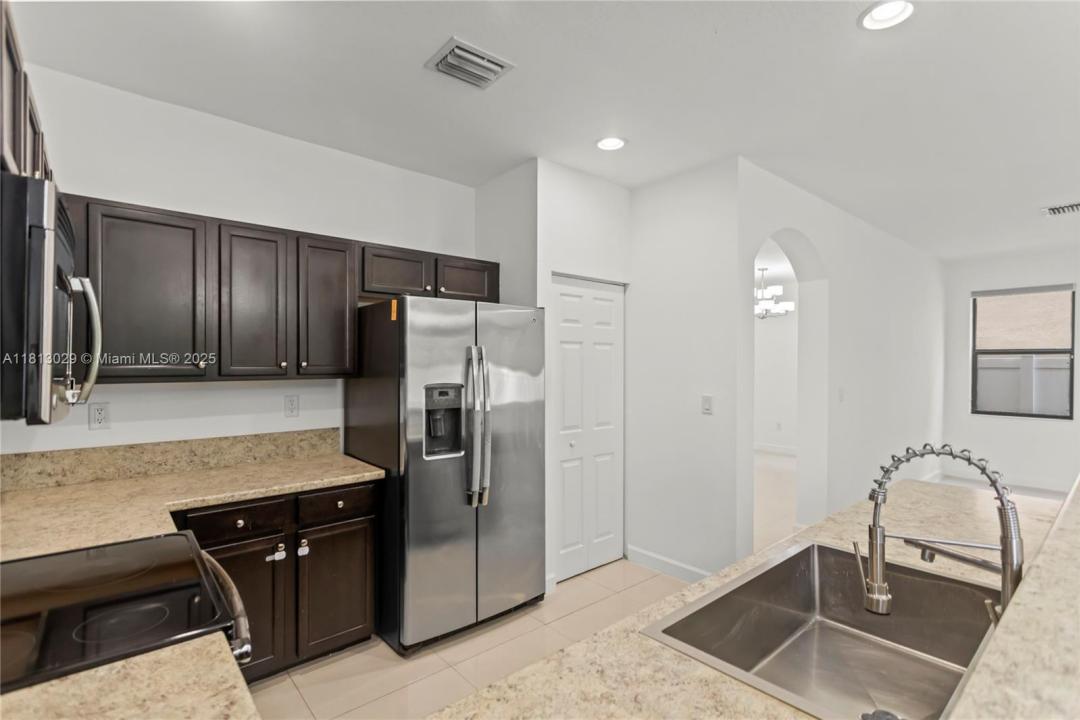 3502 W 86th Ter, Hialeah, Florida 33018, Amerika Birleşik Devletleri