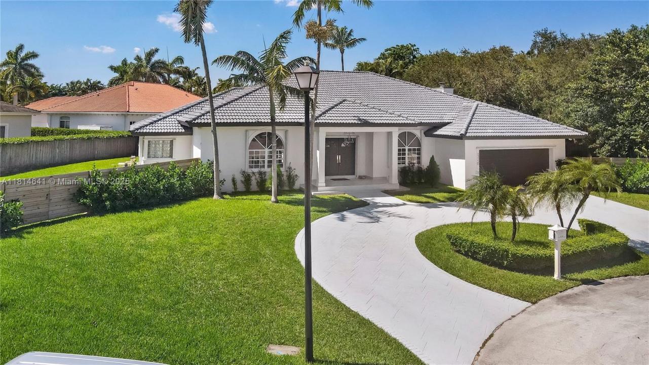 17750 SW 80th Ct, Palmetto Bay, Florida 33157, USA