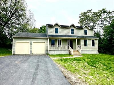 8 Linden Street, Bristol, RI 02809, USA