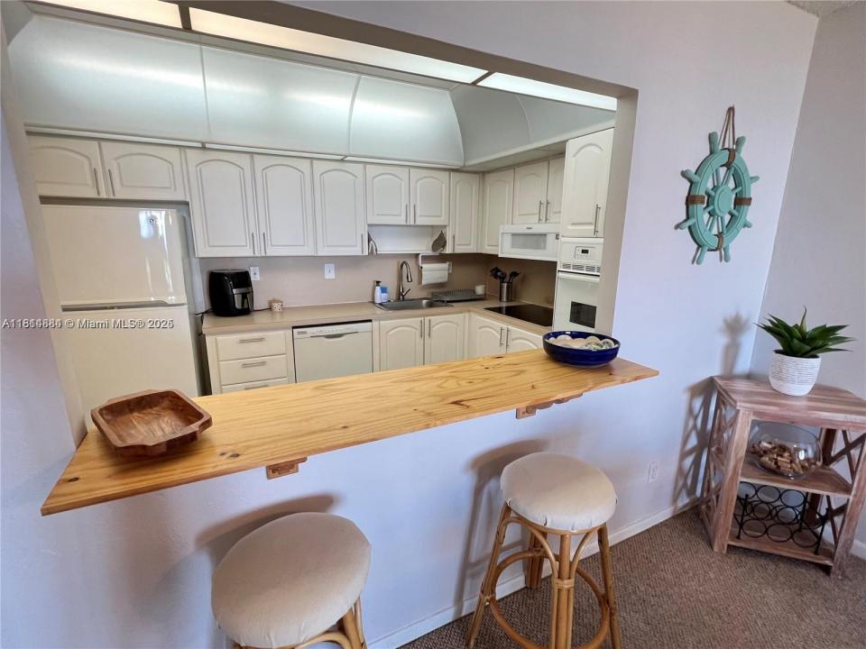 19380 Collins Ave 818, Sunny Isles Beach, Florida 33160