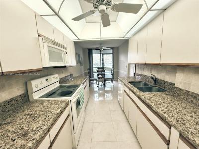 1470 Sheridan St 18C, Hollywood, Florida 33020, USA