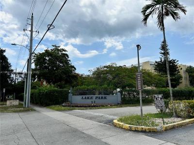 920 NE 199th St 2S Apt 217, Miami, Florida 33179, USA