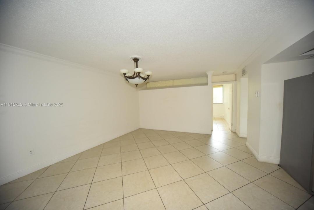 1750 W 56th St 108, Hialeah, Florida 33012, Amerika Birleşik Devletleri