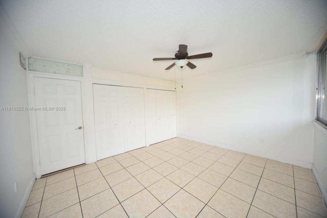 1750 W 56th St 108, Hialeah, Florida 33012, Amerika Birleşik Devletleri