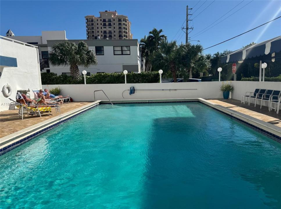 2200 NE 33rd Ave 4C, Fort Lauderdale, Florida 33305