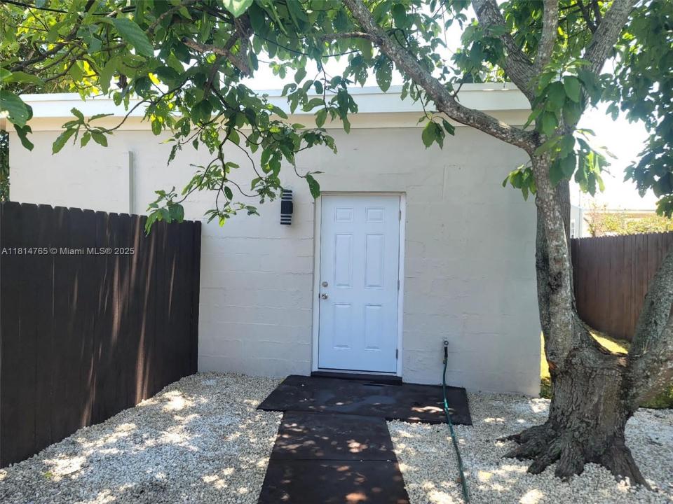 1720 NW 180th Ter Back, Miami Gardens, Floride 33056, États-Unis