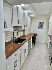 4001 Hillcrest Dr 1014, Hollywood, Florida 33021, USA