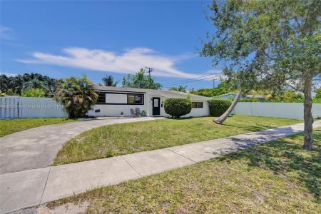 9910 Bahama Dr, Cutler Bay, Florida 33189, USA