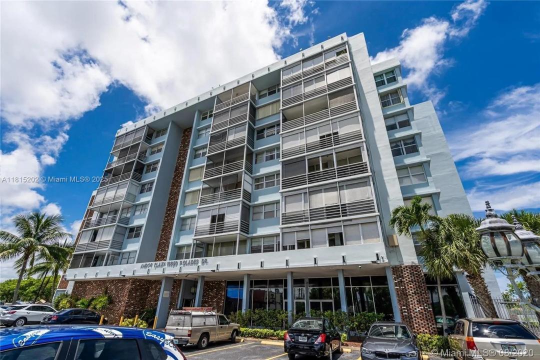 16850 S Glades Dr 8G, North Miami Beach, Flórida 33162, Estados Unidos