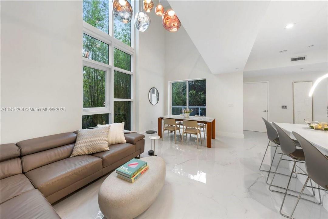 455 NE 39th St 112, Miami, Floryda 33137, USA