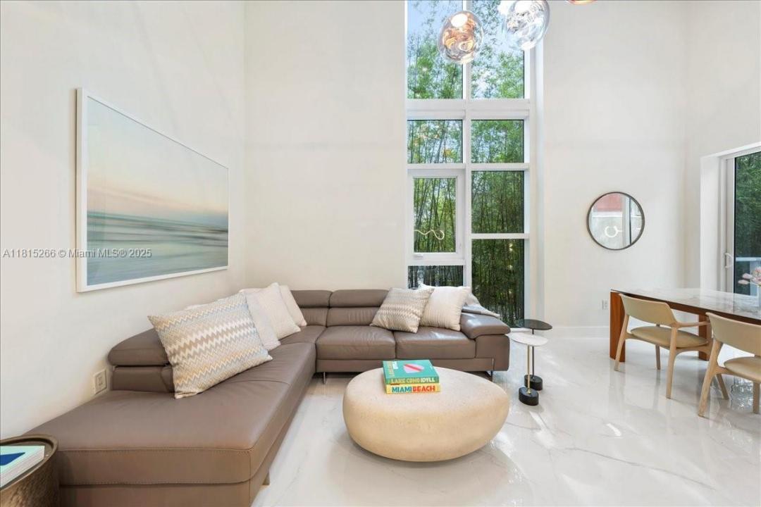 455 NE 39th St 112, Miami, Floryda 33137, USA