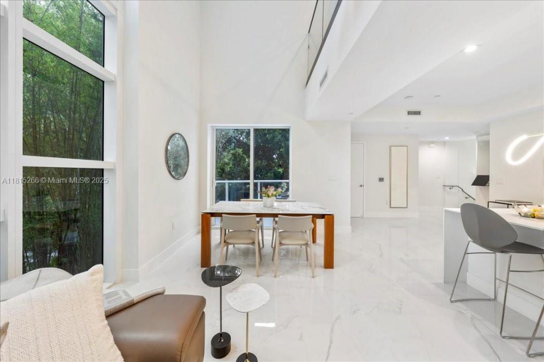 455 NE 39th St 112, Miami, Floryda 33137, USA