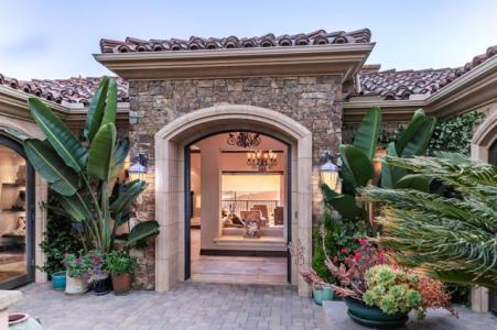 Obelisco Circle, Carlsbad, California 92009