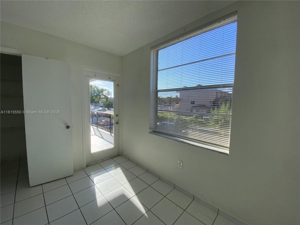 Hialeah, Florida 33012, USA