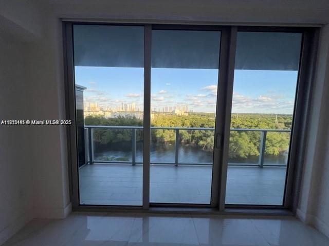 16385 Biscayne Blvd 820, North Miami Beach, 佛罗里达州 33160, 美国