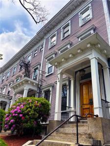 178 BOWEN Street 16, Providence, RI 02906, USA