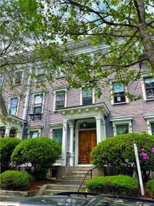 178 BOWEN Street 07, Providence, RI 02906, USA