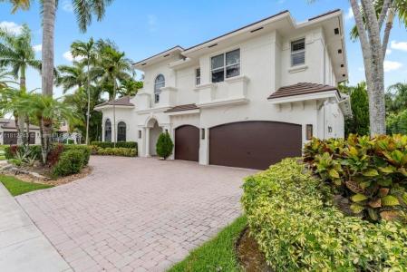 127 Swan Ave, Plantation, Florida 33324