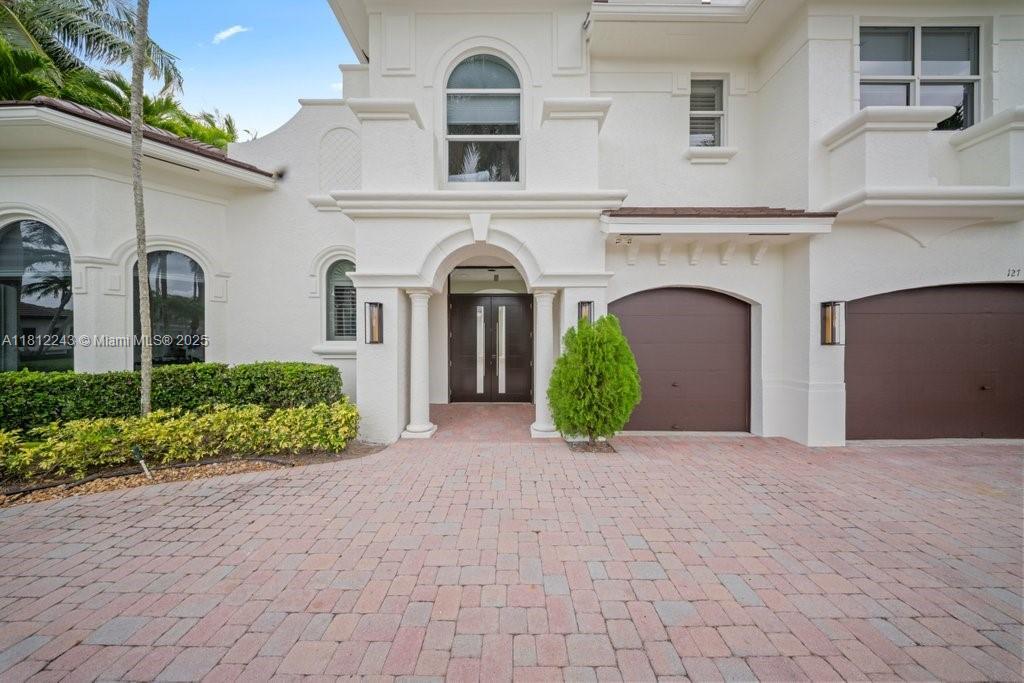 127 Swan Ave, Plantation, Florida 33324