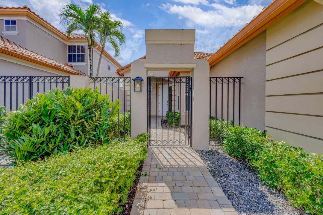 10264 Osprey Trace, IBIS Golf & Country Club, West Palm Beach, Florida 33412