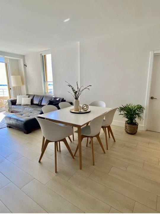 888 Brickell Key Dr 2209, Miami, Florida 33131