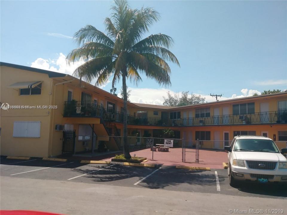 17051 NE 23rd Ave 2E, North Miami Beach, Floride 33160, États-Unis