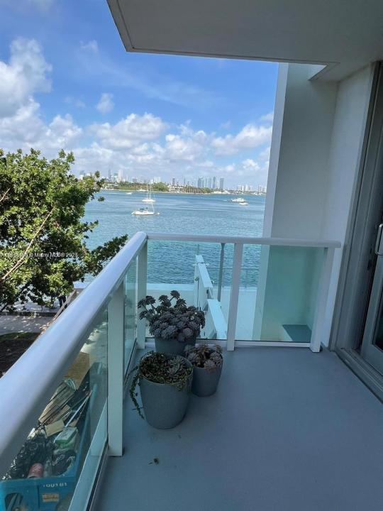 1000 West Ave 211, Miami Beach, Florida 33139, USA