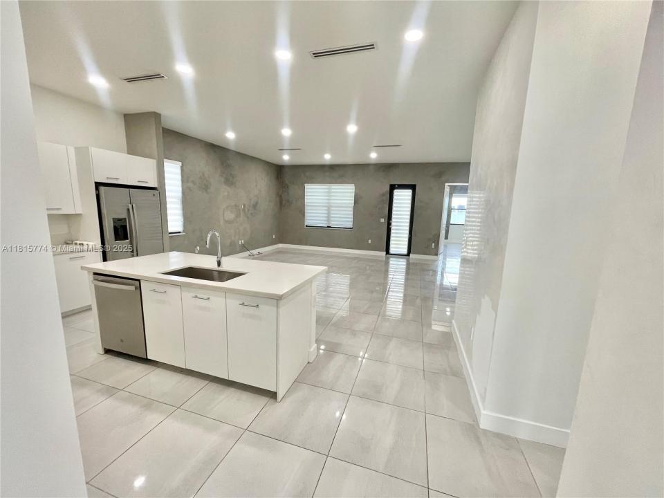 17324 SW 41st St 17324, Miramar, 佛罗里达州 33029, 美国