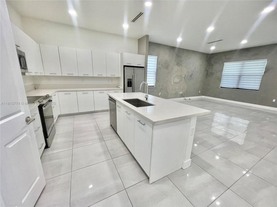 17324 SW 41st St 17324, Miramar, 佛罗里达州 33029, 美国