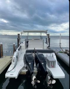 2000 S Bayshore Dr, Miami, Florida 33133, USA