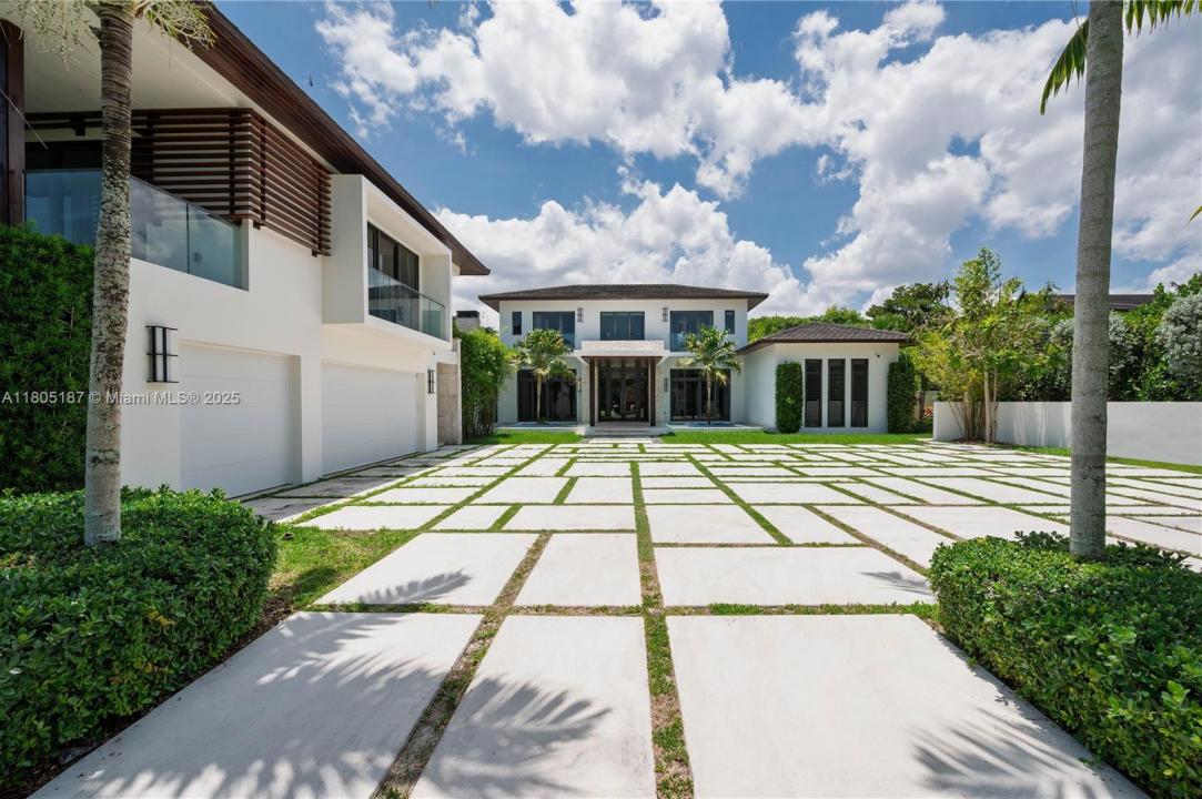 9000 SW 63rd Ct, Pinecrest, Florida 33156