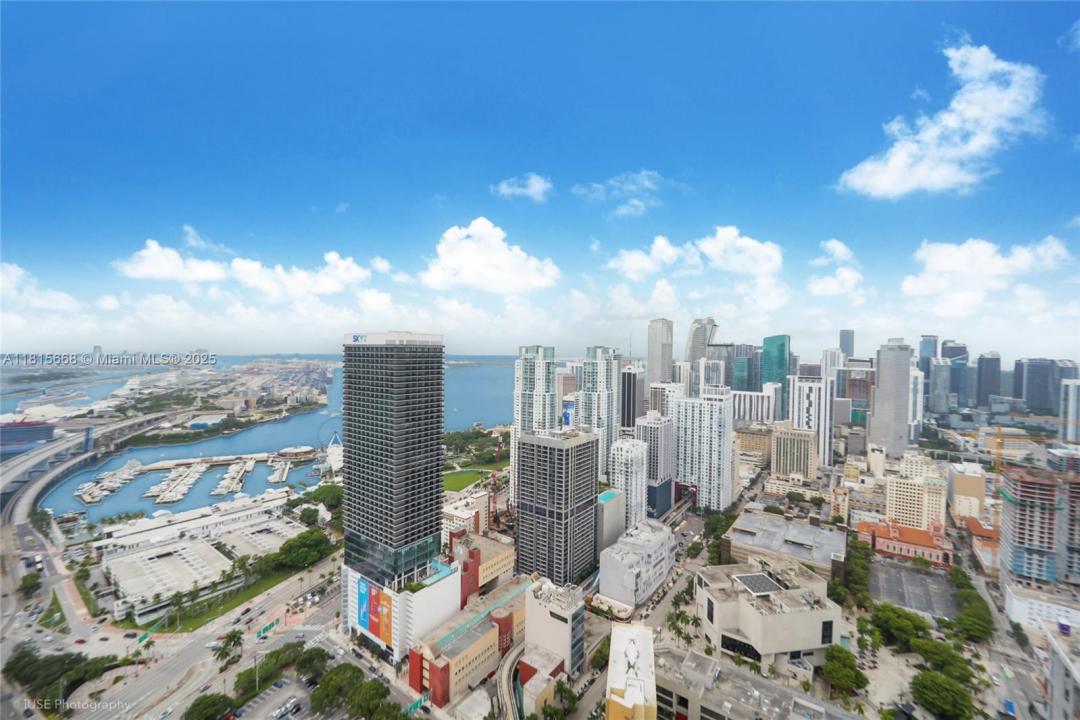 601 NE 1 ST PH 5008, Miami, Флорида 33132, Соединенные Штаты