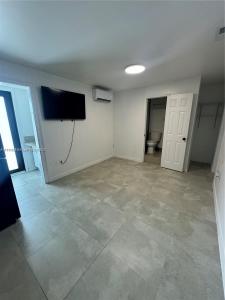 12558 SW 211th Ter 1, Miami, Florida 33177, USA