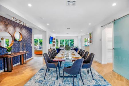 38 SW 25th Rd, Miami, Florida 33129, USA