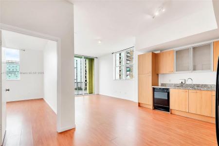 1350 NW 8th Ct B1-6, Miami, Florida 33136, USA