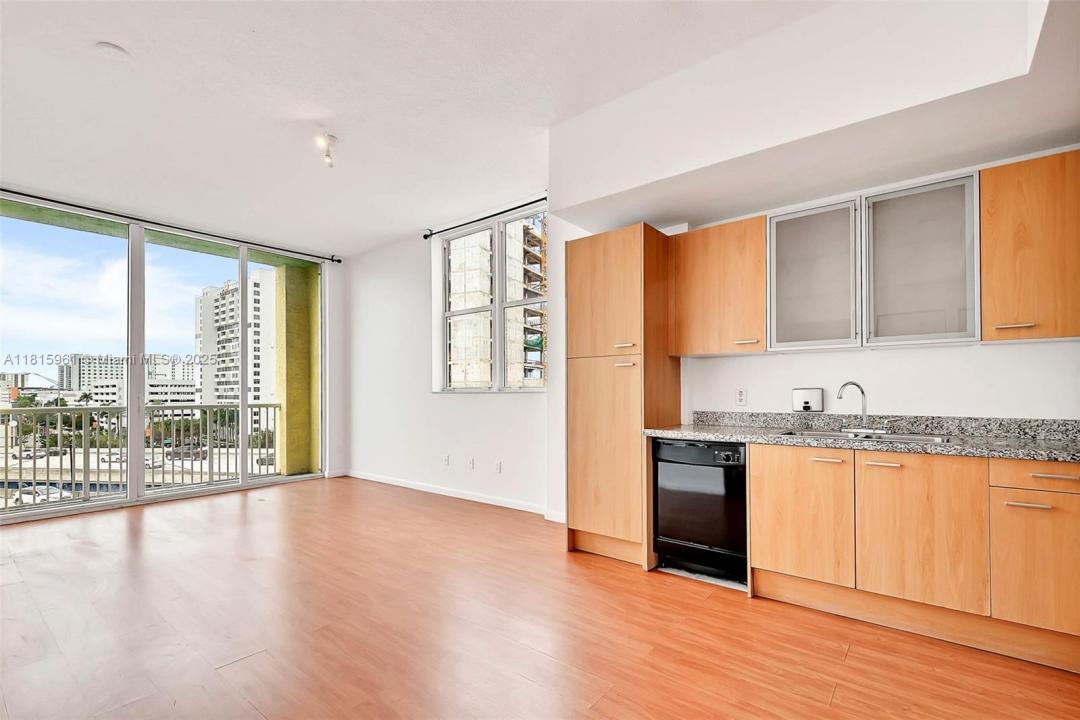 1350 NW 8th Ct B1-6, Miami, Floryda 33136, USA