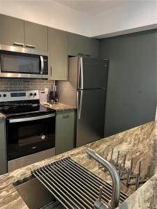 17100 N Bay Rd 1509, Sunny Isles Beach, Florida 33160, USA