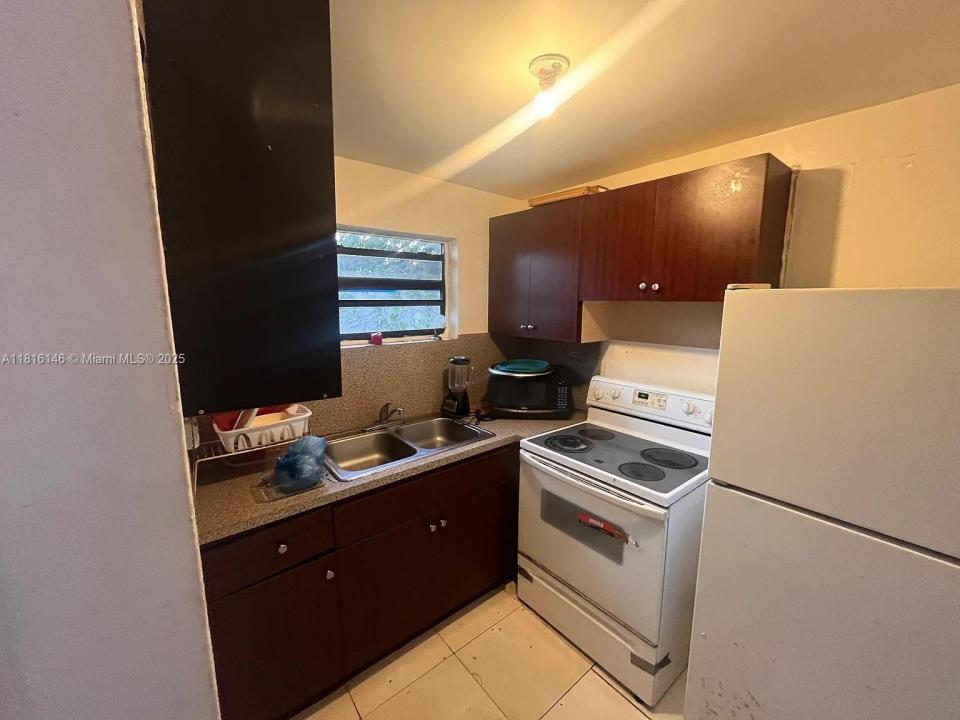 430 NW 121st St 1, Miami, فلوريدا 33168, الولايات المتحدة