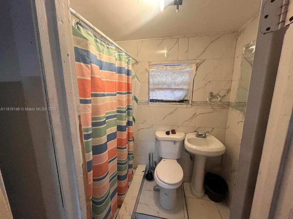 430 NW 121st St 1, Miami, فلوريدا 33168, الولايات المتحدة