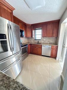 9370 SW 8th St 411, Boca Raton, Florida 33428, USA