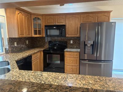 928 SW 149th Ter 928, Sunrise, Florida 33326, USA