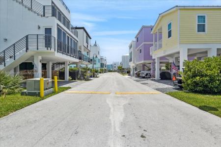 94825 Overseas Hwy #70, Key Largo, Florida 33037, USA