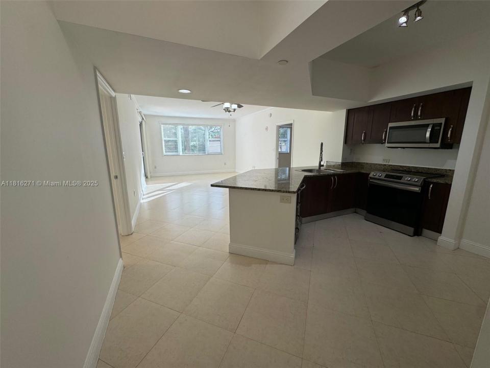 19900 E Country Club Dr 209, Aventura, Флорида 33180, Соединенные Штаты