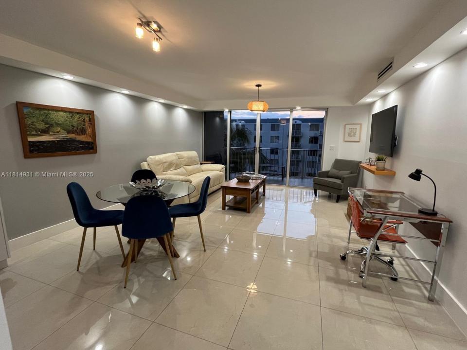 1700 NW N River Dr 504, Miami, Florida 33125