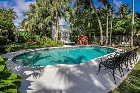 1329 Tyler St, Hollywood, Florida 33019, USA