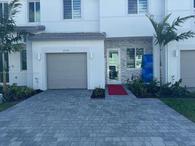 724 SE 13th St Cir ., Homestead, Florida 33034, USA
