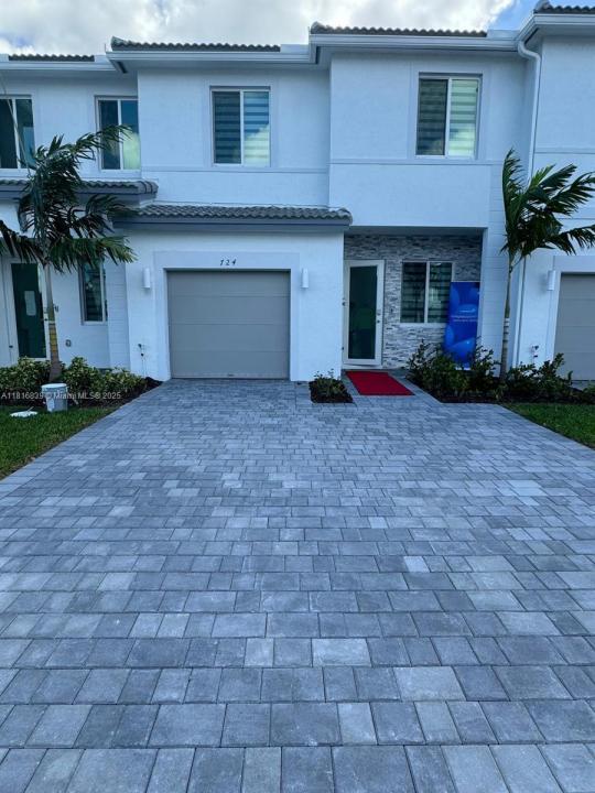 724 SE 13th St Cir ., Homestead, 佛羅里達州 33034, 美國