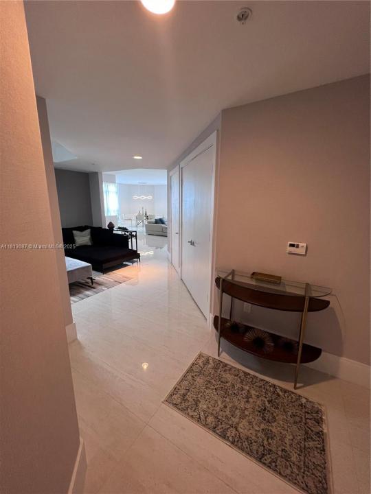 17301 Biscayne Blvd 1402, North Miami Beach, Floride 33160, États-Unis